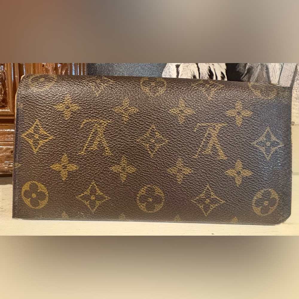 Authentic Vintage Louis Vuitton Wallet - Picture 3 of 16